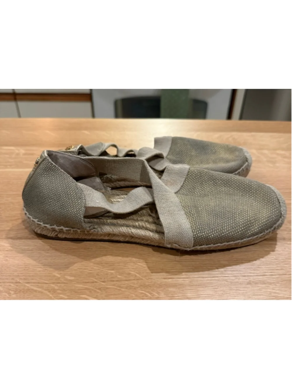 Women's Michael Kors Gold Beige Espadrilles Size 9.5